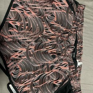 Under-armour running shorts XL